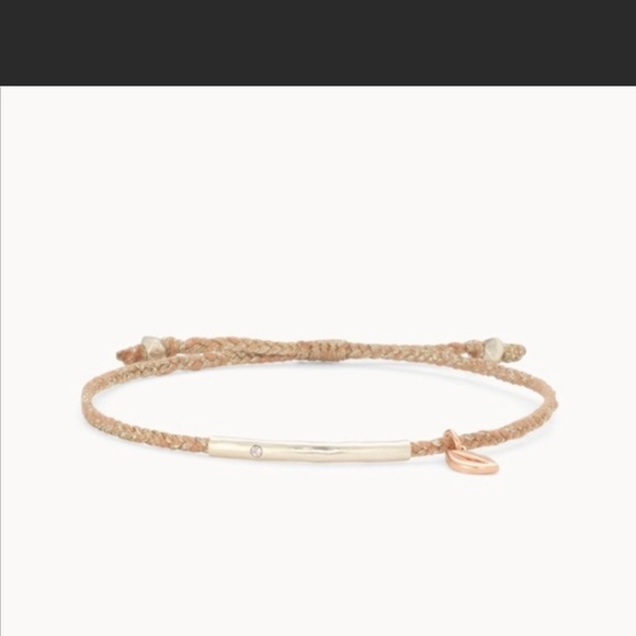 Stella and dot braided silver bracelet with lips charm, in original packaging. - Picture 2 of 8